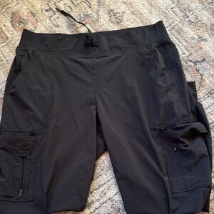 Women’s all in motion Cargo joggers